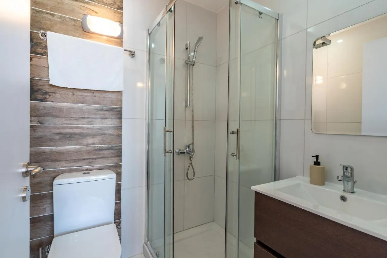 Latte'S Prime 1-Bedroom Apartment In لارنكا