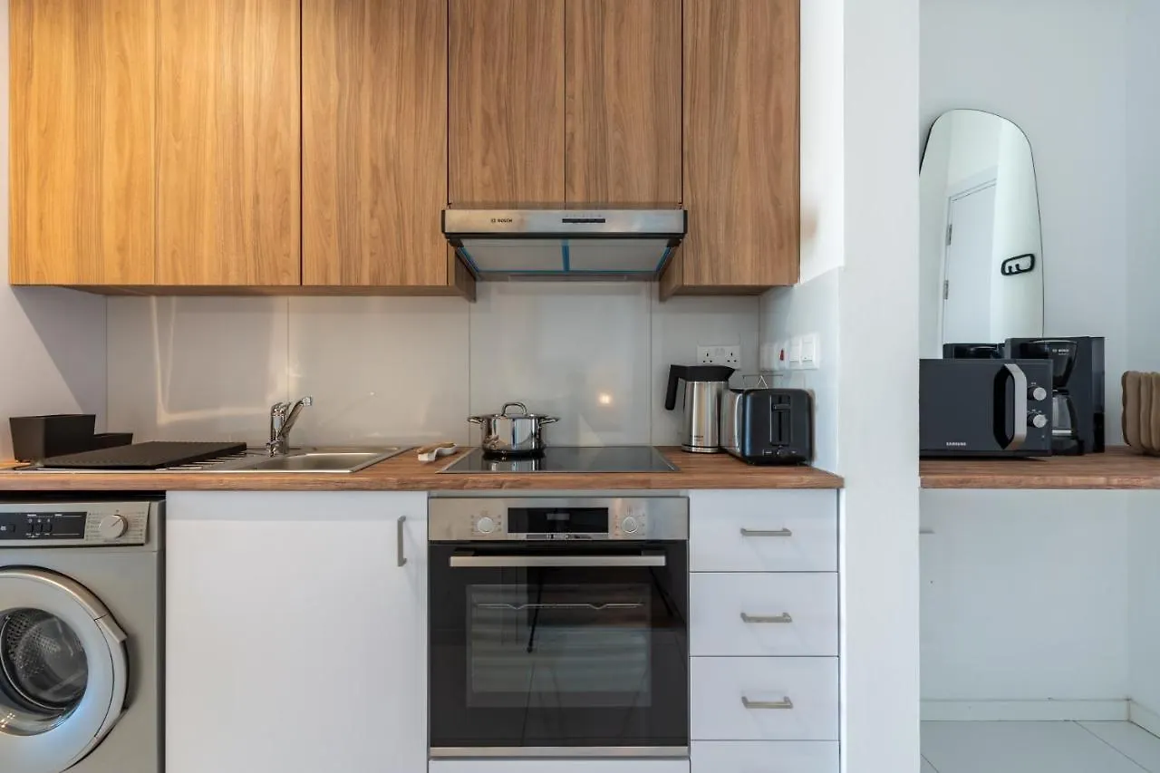 Latte'S Prime 1-Bedroom Apartment In لارنكا