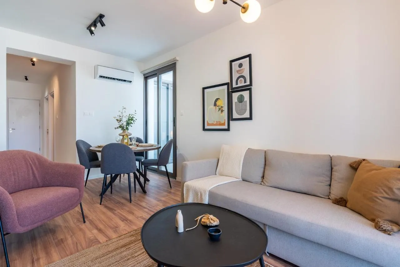 Latte'S Prime 1-Bedroom Apartment In لارنكا