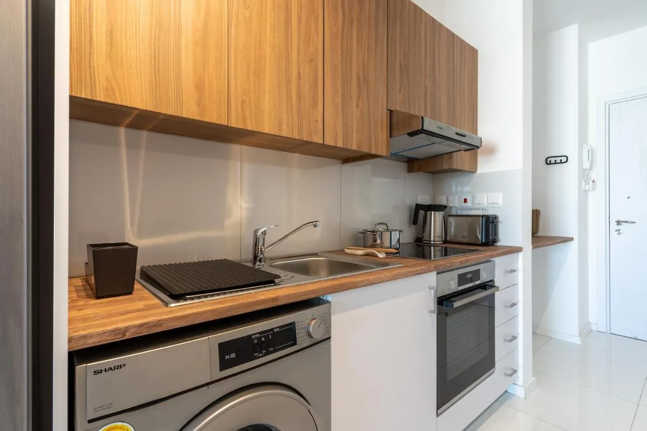 Latte'S Prime 1-Bedroom Apartment In לרנקה