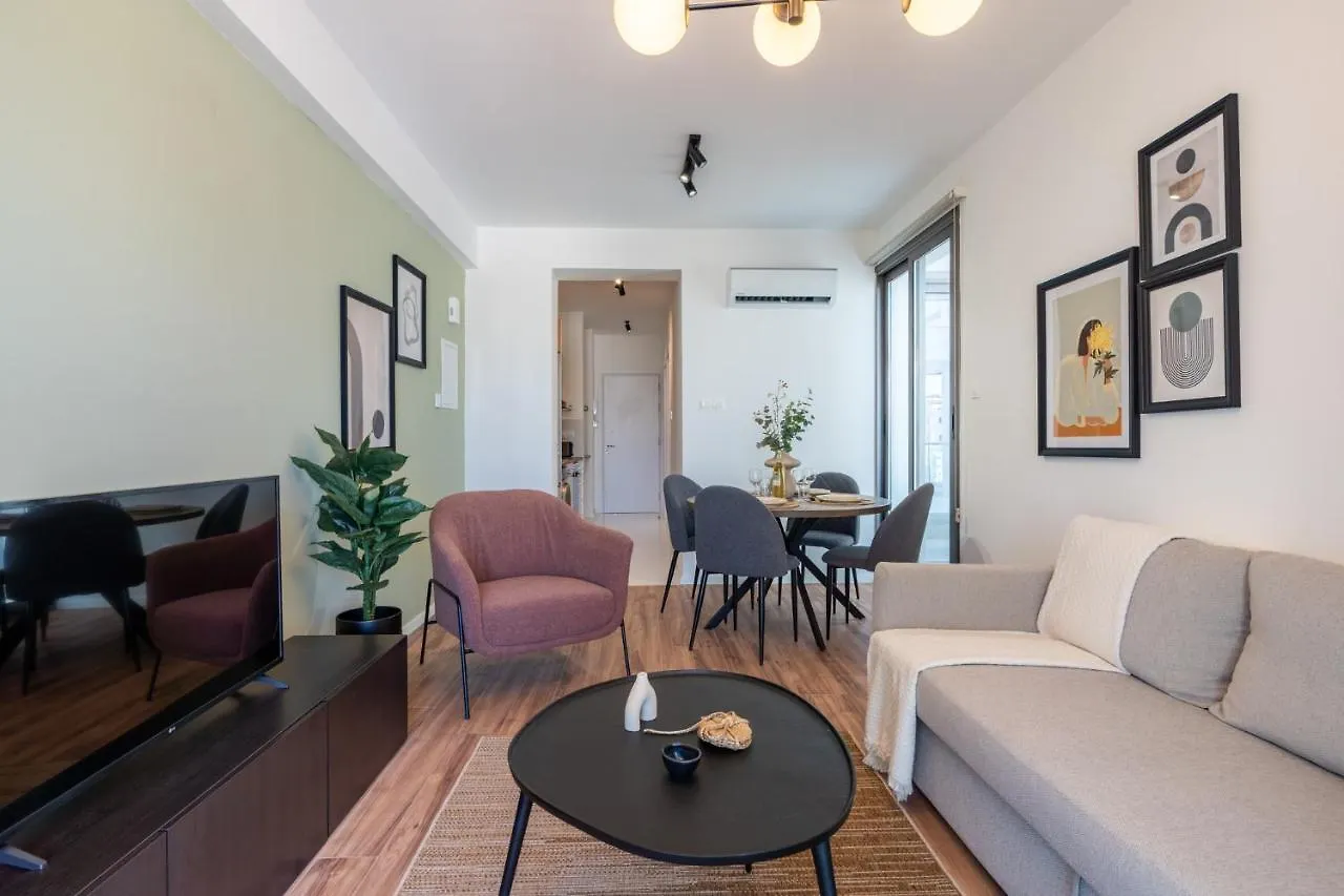 Latte'S Prime 1-Bedroom Apartment In لارنكا 0*,
